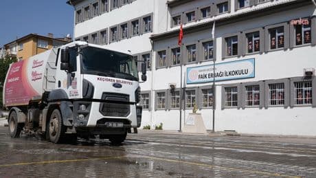 Keçiören Belediyesi’nden okullarda temizlik seferberliği