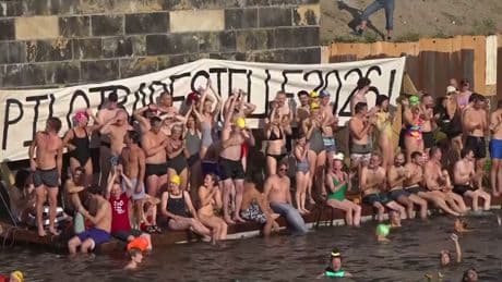 Trotz 100 Jahren Verbot - Berliner Spree wird zu Bade-Hotspot