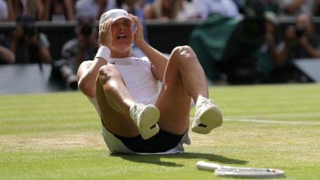 Swiatek Wins Wimbledon Title As Anisimova Suffers Severe Stage Fright