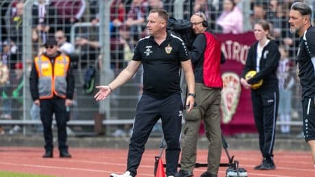Fußball: Noch einmal den Pott stemmen
