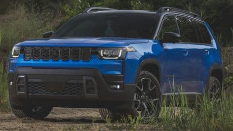 Jeep, show a New York per lancio della nuova Cherokee. Debutto per l'ibrido EP6 turbo benzina da 800 km d'autonomia