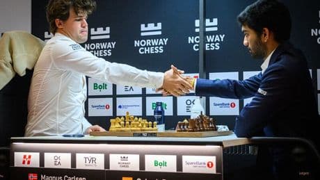 Carlsen, ‘número uno’, doblega a Gukesh, campeón del mundo, tras cuatro horas de igualdad en el mejor torneo del año