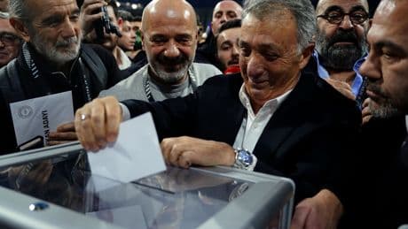Ahmet Nur Çebi: Beşiktaşlı duruşumuzu ön plana almalıyız