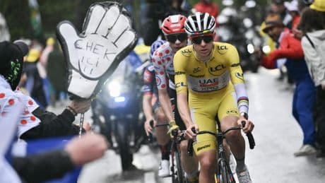LIVE Tour de France: Drie renners aan kop, Pogacar verzekerd van bolletjestrui