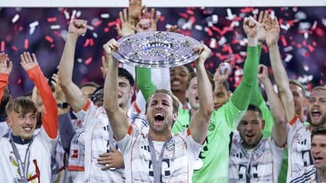 Kritiek op feestende Bayern-spelers op Ibiza: ’Begrijp niet dat de club het heeft goedgekeurd’