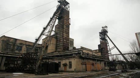 Strom ausgefallen! - Russen-Angriff schließt 146 Bergleute in Mine ein