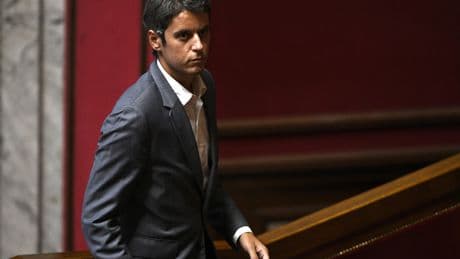Gabriel Attal envisage de proposer la légalisation de la GPA
