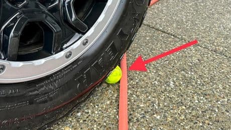 Autowäsche: Ein Tennisball löst ein großes Ärgernis