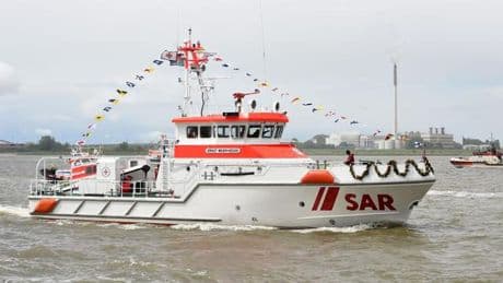 Stürmische Nordsee: Vier Segler aus Seenot gerettet - Hubschrauber im Einsatz