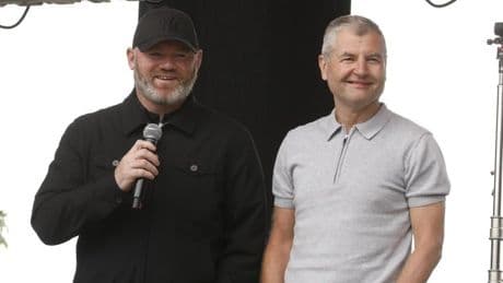 Wayne Rooney desata la locura entre los aficionados del United en su 'fan zone'