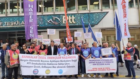 PTT emekçileri taleplerini açıkladı: "PTT emekçisi hak ettiğini alsın"