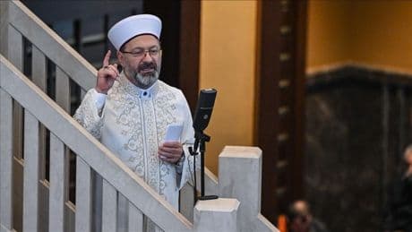 Diyanet hutbesi tartışılırken Erbaş’ın tatilde olduğu ortaya çıktı