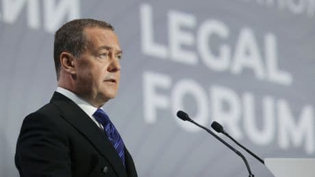 Russie : Dmitri Medvedev, l’ex-président réformateur devenu provocateur