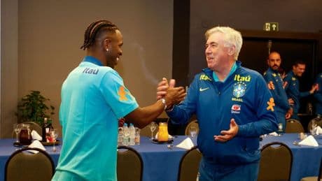 El caluroso recibimiento de Ancelotti a sus jugadores en Brasil