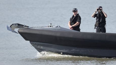 Major search for girl missing in River Thames SUSPENDED as child still not found hours after ‘getting into difficulty’