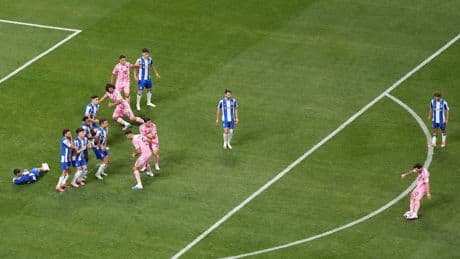 Messi trifft mit Traum-Freistoß zum Sieg - Das ist das bisherige WM-Highlight!
