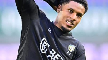 Vitesse hengelt dag voor start seizoen Nathan Markelo en Maximilian Brüll binnen