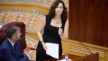 Ayuso amenaza con levantarse de la Conferencia de Presidentes si se habla en euskera o catalán: «No me pienso poner el pinganillo»