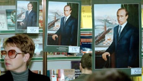 Twee Russische journalisten beschrijven in hun boek hoe vrienden en collega’s veranderden in volgzame roeptoeters van het regime