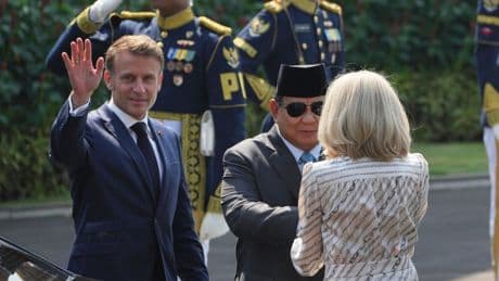 Indonesian and French leaders meet for defense and trade talks
