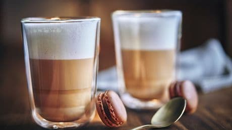Kaffeevollautomaten für Latte Macchiato: Spitzen-Milch-Maschinen im Test
