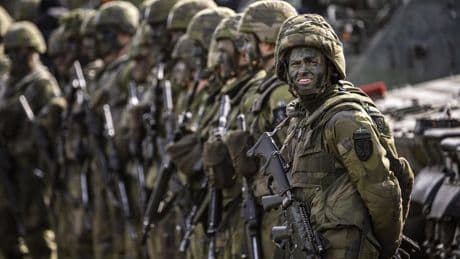 Comment les pays européens adaptent leur service militaire face à la menace russe