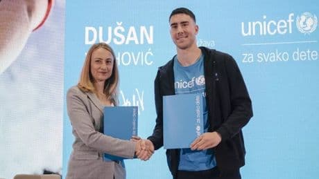Vlahovic partner Unicef per la salute mentale: &quot;Non vergognatevi a parlare&quot;