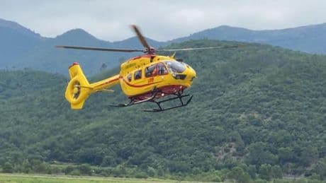 Dolceacqua, donna cade con il monopattino sulla provinciale, trasportata in elicottero al Santa Corona