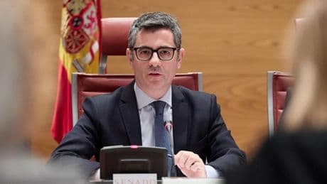 El juez Peinado pide al Supremo que impute a Bolaños por la contratación de la asesora de Begoña Gómez