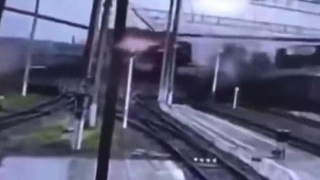 Rusya’da Facia: Köprü çöktü, araçlar enkaza düştü