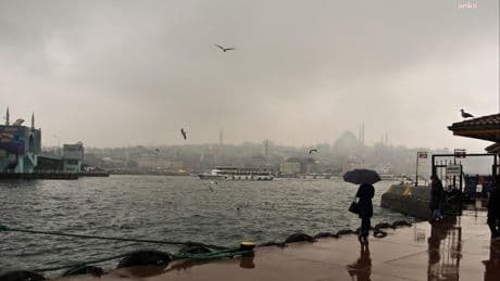 Meteoroloji'den 11 il için sarı kodla uyarı: Sağanak ve fırtına etkili olacak