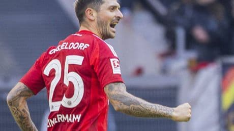 Bei Sendung von Zwillings-Brüdern: Fortuna-Profi Zimmermann hat diesem Rapper sein Trikot geschenkt