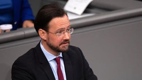 Neue Regierung streicht Dutzende Posten – „Wir fangen bei uns selbst an“, sagt Wiese