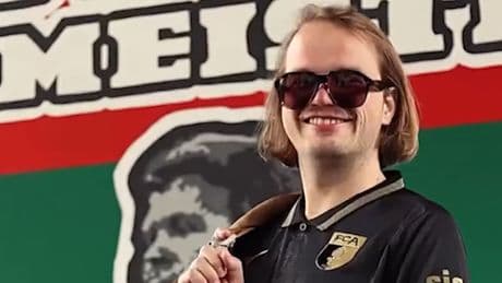 Fan-Vorfreude steigt - Schlager-Star gönnt sich Bundesliga-Trikot