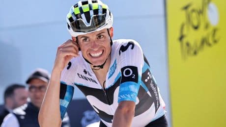 La rodilla deja fuera a Enric Mas: el español abandona el Tour de Francia