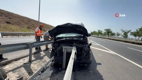 Havalimanı yolunda şoke eden kaza: Bariyer ok gibi saplandı