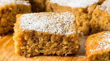 Schneller saftiger Kuchen mit Apfelmus: So gelingt er