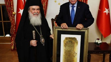 Kudüs Rum Ortodoks Patriği'nden anlamlı hediye
