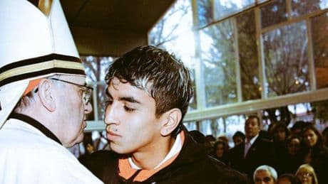 Cuando el cardenal Bergoglio bendijo a Correa