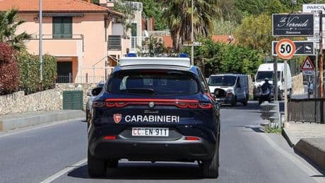 Diano Marina, furto con strappo di una collanina: quindicenni inseguono e fanno arrestare un uomo