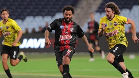Puyol y Marcelo inauguran la II Liga Monumental de Venezuela en Caracas