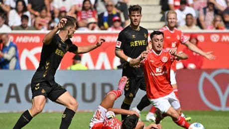 VAR verweigert Köln Elfmeter, dann sieht Mainzer Rot