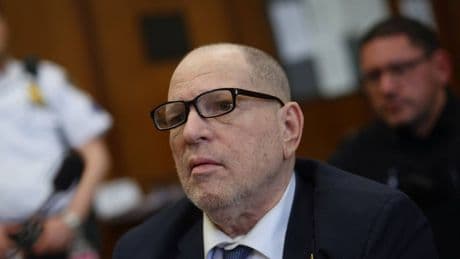 Teilerfolg für Harvey Weinstein: Er wurde vorerst ins Krankenhaus verlegt