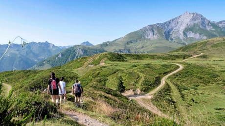 Vacances 2025 : cet été, la montagne se fait une place au soleil