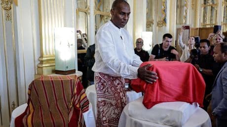 Pourquoi la France restitue trois crânes humains à Madagascar ?