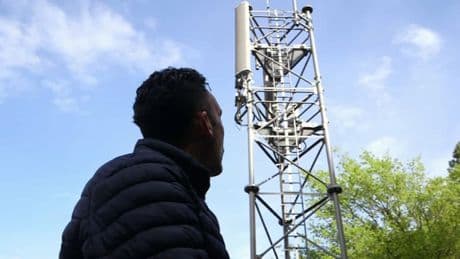 Elle est encore un peu utilisée (notamment dans les ascenseurs): Orange confirme que la 2G mobile va bien disparaître dès 2026