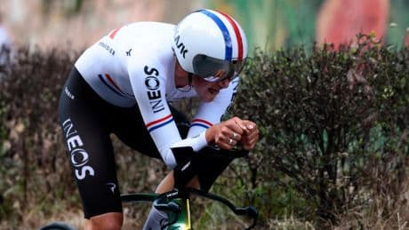 Tour d'Italie: la deuxième étape pour Tarling, le rose pour Roglic