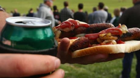 Gesundheitsministerin will Alkohol- und Grill-Verzicht bei Sportveranstaltungen im Sommer