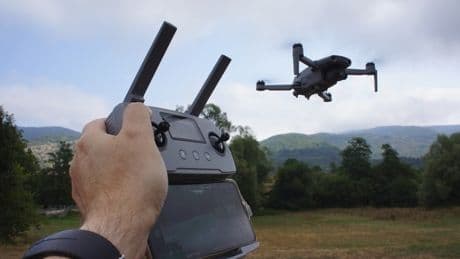 Droni FPV in fibra ottica stampati in 3D: cosa è l'arma strategica (low cost) usata dall'Ucraina per l'attacco in Siberia