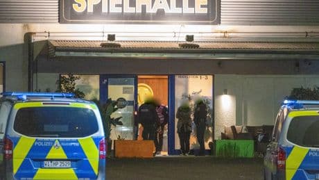 Großeinsatz in Fulda - Mann (26) ersticht 23-Jährige in Spielhalle